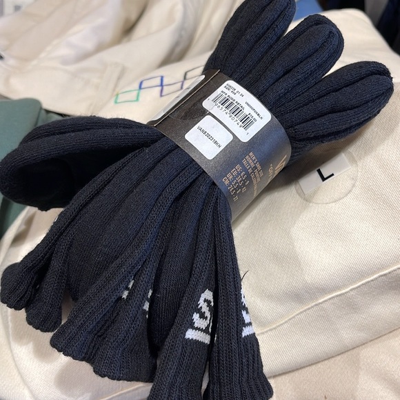 Vans Socks 3 pairs set CREW VANS.
"OFF THE WALL" Black/White
NWT - Picture 6 of 16